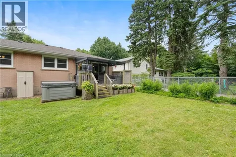 1063 Maplehurst Avenue Burlington ON L7T 3G3