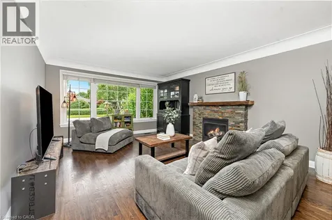 1063 Maplehurst Avenue Burlington ON L7T 3G3
