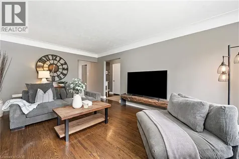 1063 Maplehurst Avenue Burlington ON L7T 3G3