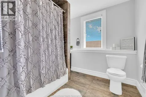 1341 Mckay Windsor ON N9B 2B1
