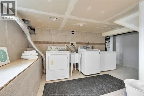 1341 Mckay Windsor ON N9B 2B1