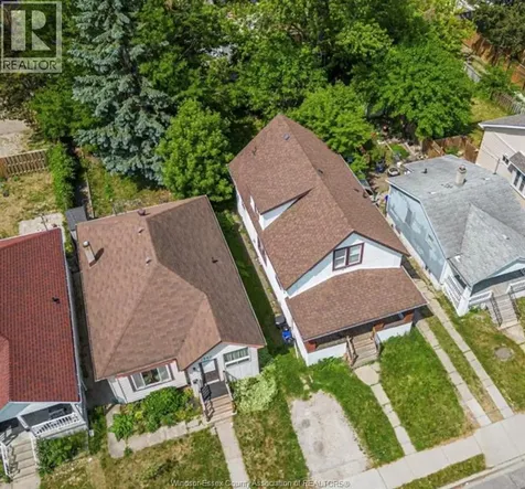 1341 Mckay Windsor ON N9B 2B1