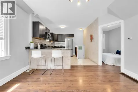 1341 Mckay Windsor ON N9B 2B1