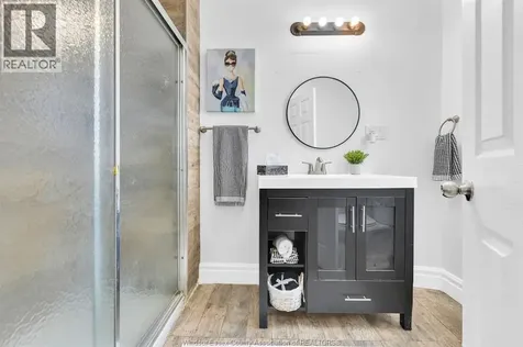 1341 Mckay Windsor ON N9B 2B1