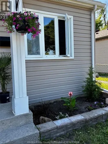 2591 Meighen Road Windsor ON N9A 2S6