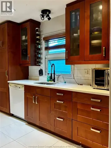 2591 Meighen Road Windsor ON N9A 2S6