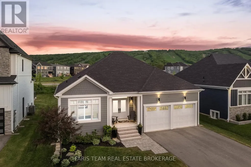 107 Stillwater Crescent Blue Mountains ON L9Y 4P5