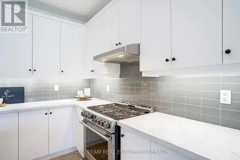 107 Stillwater Crescent Blue Mountains ON L9Y 4P5