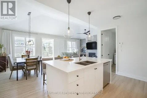 107 Stillwater Crescent Blue Mountains ON L9Y 4P5