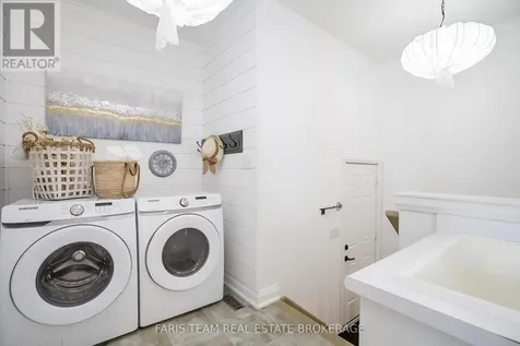 107 Stillwater Crescent Blue Mountains ON L9Y 4P5