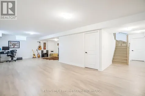 107 Stillwater Crescent Blue Mountains ON L9Y 4P5