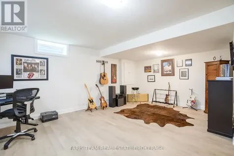 107 Stillwater Crescent Blue Mountains ON L9Y 4P5