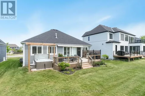 107 Stillwater Crescent Blue Mountains ON L9Y 4P5
