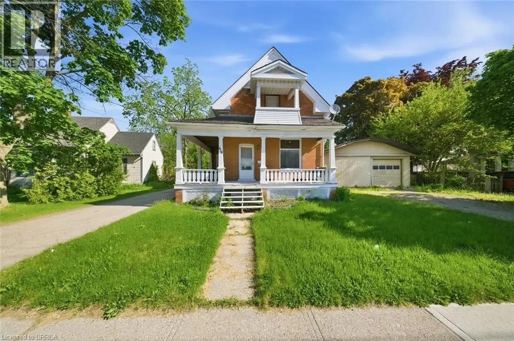 816 Colborne Street East Brantford ON N3S 3S4