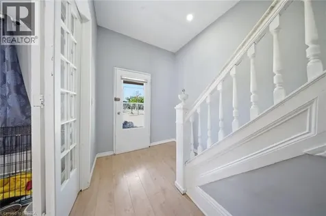 816 Colborne Street East Brantford ON N3S 3S4