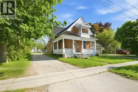 816 Colborne Street East Brantford ON N3S 3S4