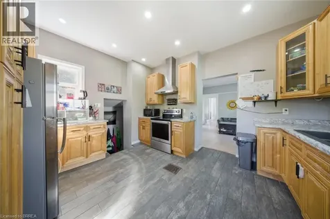816 Colborne Street East Brantford ON N3S 3S4