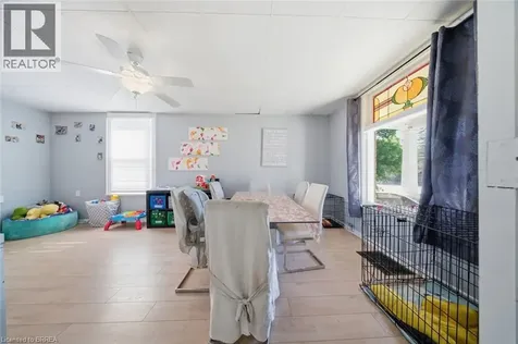 816 Colborne Street East Brantford ON N3S 3S4