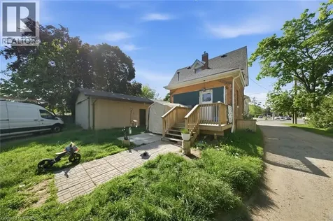 816 Colborne Street East Brantford ON N3S 3S4