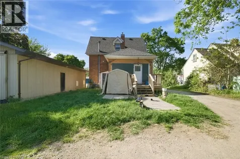816 Colborne Street East Brantford ON N3S 3S4