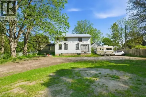 816 Colborne Street East Brantford ON N3S 3S4