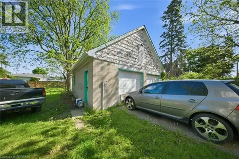 816 Colborne Street East Brantford ON N3S 3S4