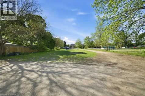 816 Colborne Street East Brantford ON N3S 3S4