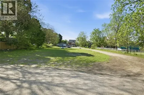 816 Colborne Street East Brantford ON N3S 3S4