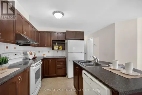 176 Paseo Private Ottawa ON K2G 4N7