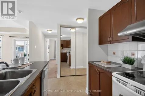 176 Paseo Private Ottawa ON K2G 4N7