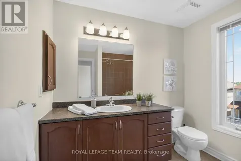 176 Paseo Private Ottawa ON K2G 4N7