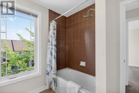 176 Paseo Private Ottawa ON K2G 4N7