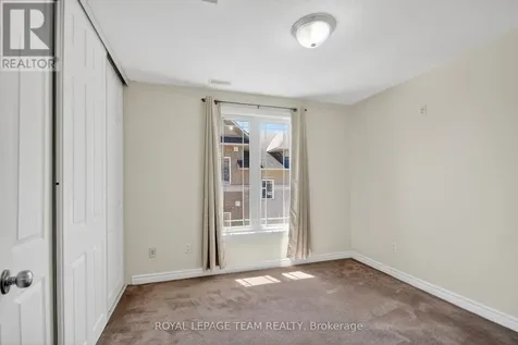 176 Paseo Private Ottawa ON K2G 4N7