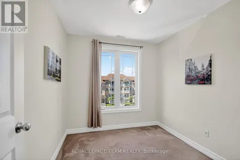 176 Paseo Private Ottawa ON K2G 4N7