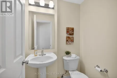 176 Paseo Private Ottawa ON K2G 4N7