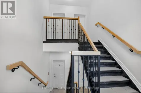 176 Paseo Private Ottawa ON K2G 4N7