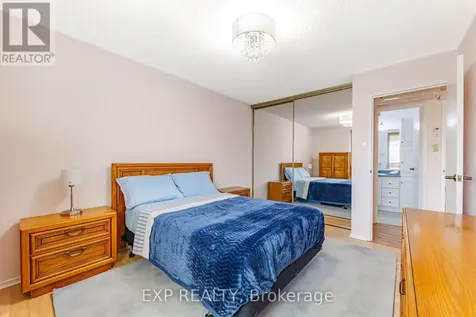 915 Elmsmere Road Ottawa ON K1J 8H8