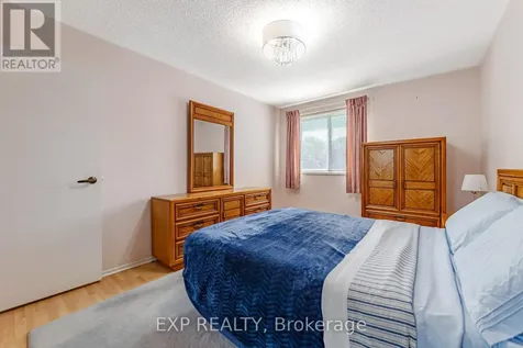 915 Elmsmere Road Ottawa ON K1J 8H8