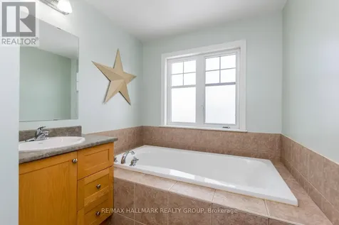 266 Horseshoe Crescent Ottawa ON K2S 0B7
