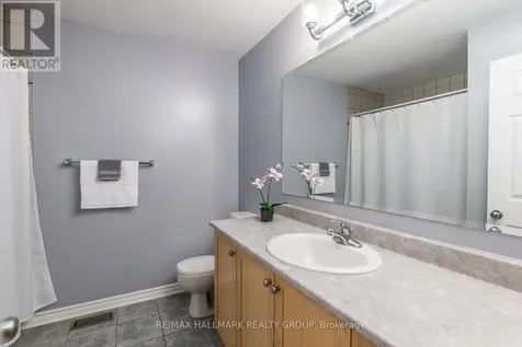 266 Horseshoe Crescent Ottawa ON K2S 0B7