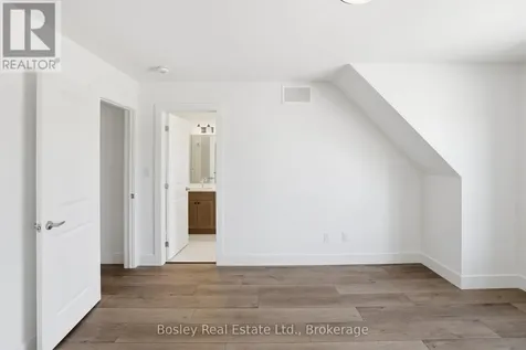 165 Sugar Maple Street Blue Mountains ON L9Y 5T5