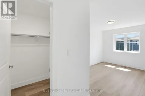 165 Sugar Maple Street Blue Mountains ON L9Y 5T5