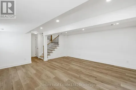 165 Sugar Maple Street Blue Mountains ON L9Y 5T5
