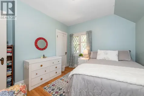 68 Kenora Street Ottawa ON K1Y 3L1