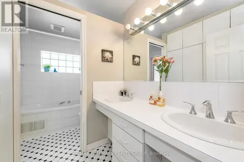 68 Kenora Street Ottawa ON K1Y 3L1