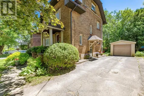 68 Kenora Street Ottawa ON K1Y 3L1