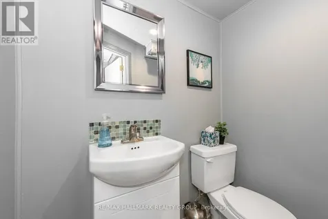 68 Kenora Street Ottawa ON K1Y 3L1