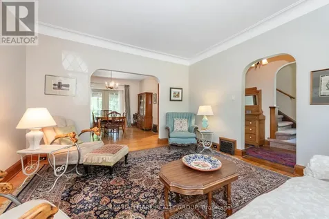 68 Kenora Street Ottawa ON K1Y 3L1