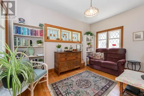 68 Kenora Street Ottawa ON K1Y 3L1