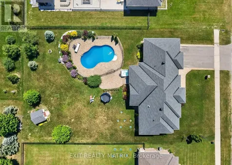 1525 Rangeland Avenue Ottawa ON K4P 0E1